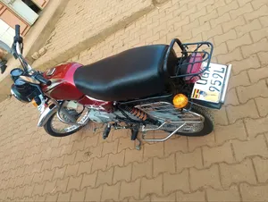Bajaj Boxer 100 2023 Red