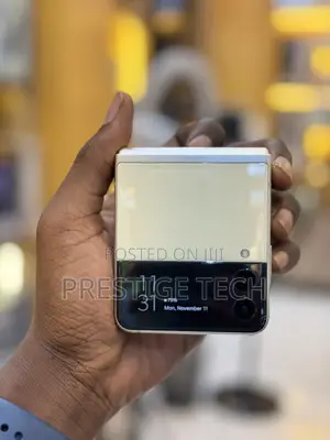 Samsung Galaxy Z Flip 3 128 GB Gold