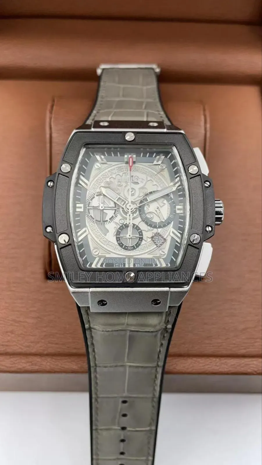 Hublot Men's Classy Analog Wrist Watch With Genuine Leather