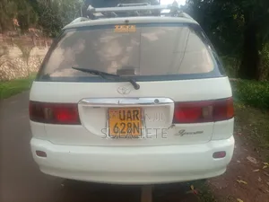 Toyota Ipsum 2000 White