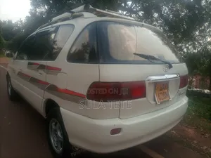 Toyota Ipsum 2000 White
