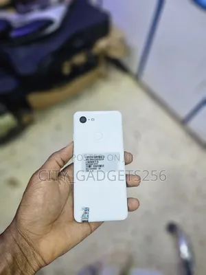 Photo - Google Pixel 3 64 GB White