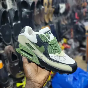Photo - Unisex Nike Airmax Sneakers Size 37_45 Revamped Quality