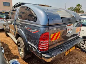 Toyota Hilux 2009 Gray
