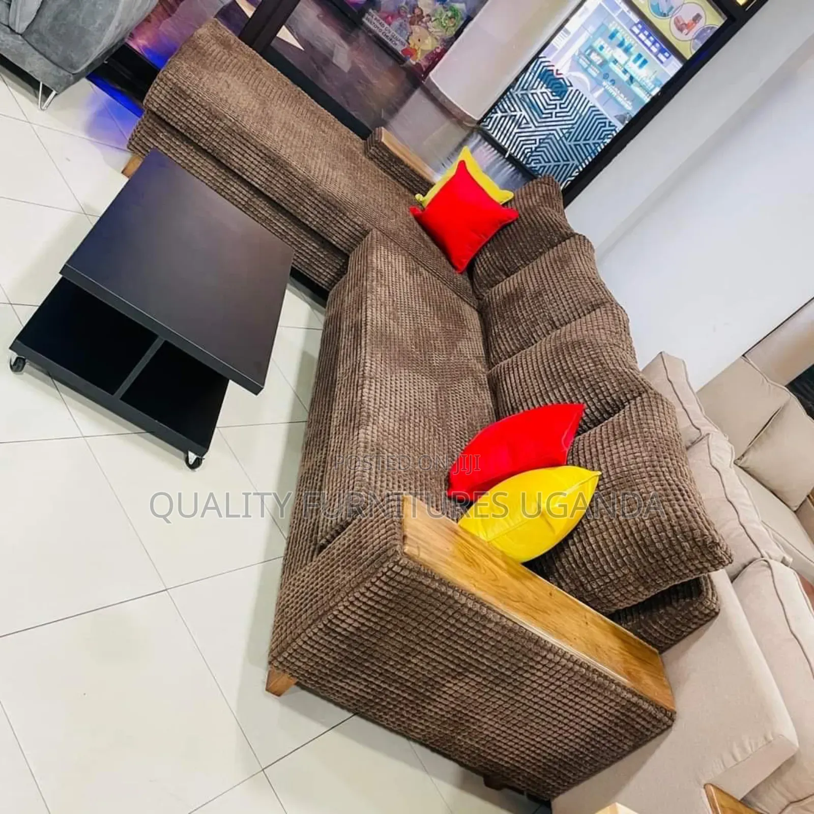 Sheldon L Sofa Set