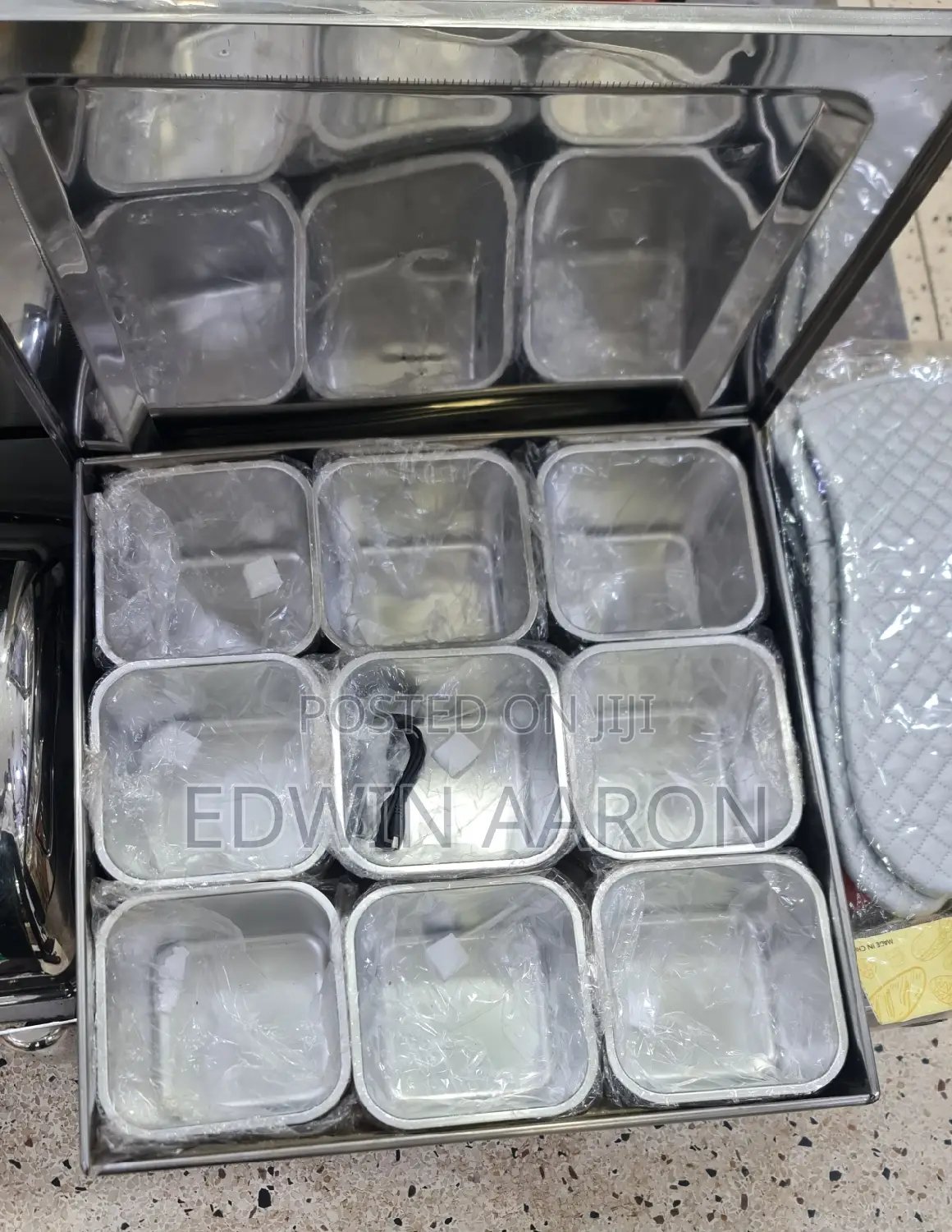 Commercial Food Warmer With 9 Cubed Inserts