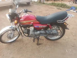 Hero Dawn 100 2016 Red