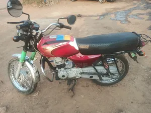 Bajaj Boxer 2024 Red