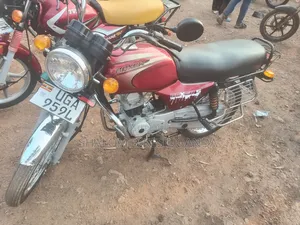 Bajaj Boxer 2024 Red