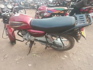 Bajaj Boxer 150 UG 2018 Red