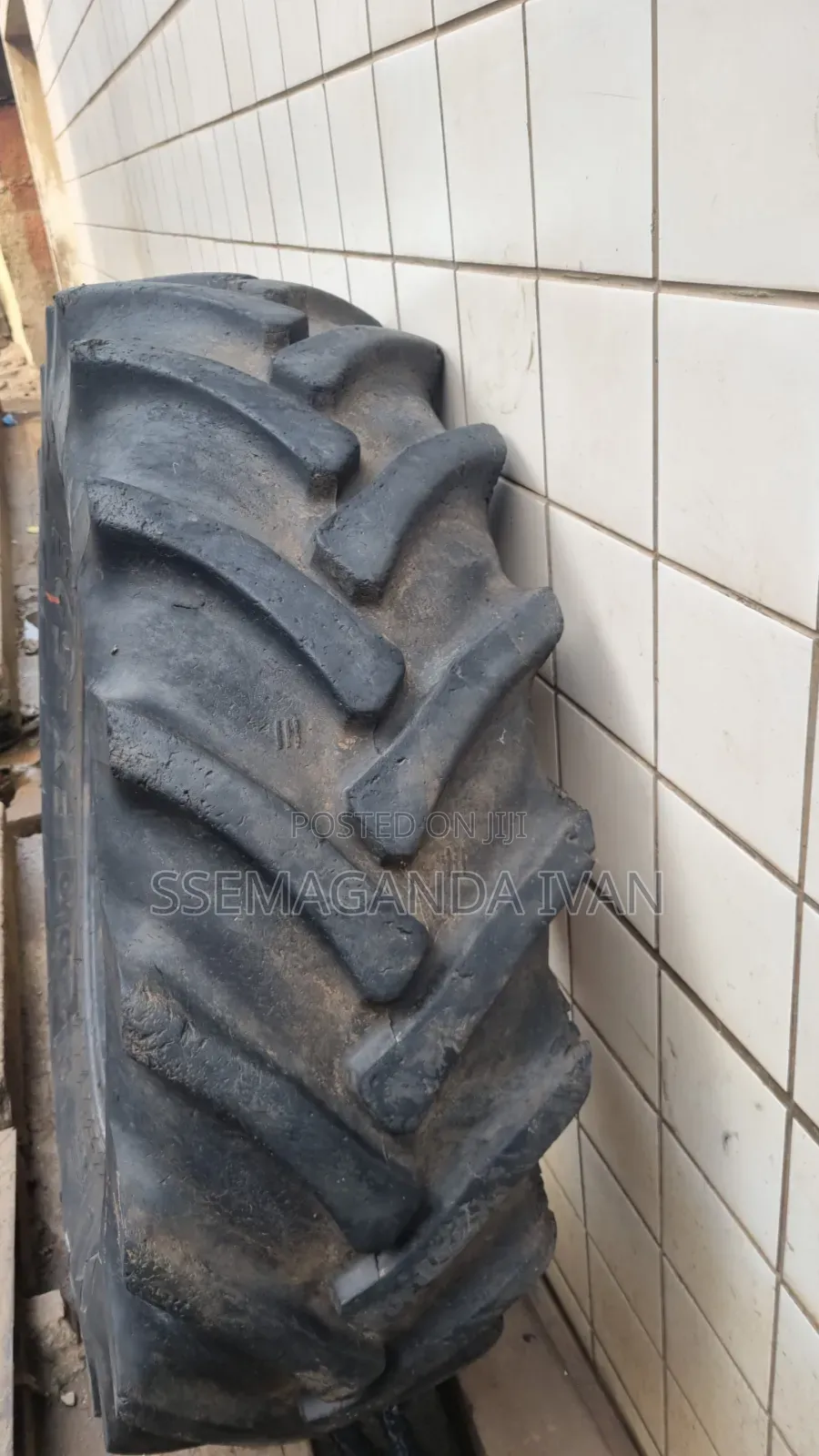 18.4r3 Appollo Used Tyres of 14 Ply Ratings