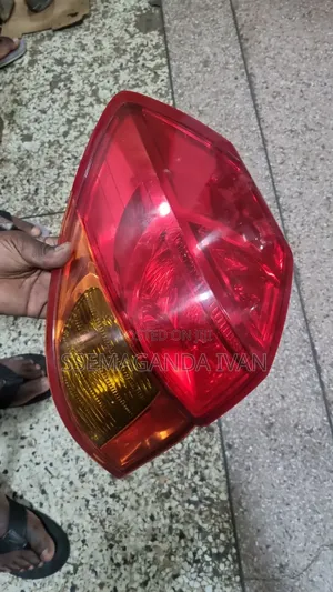 Subaru Outbak 2005 Behind Light