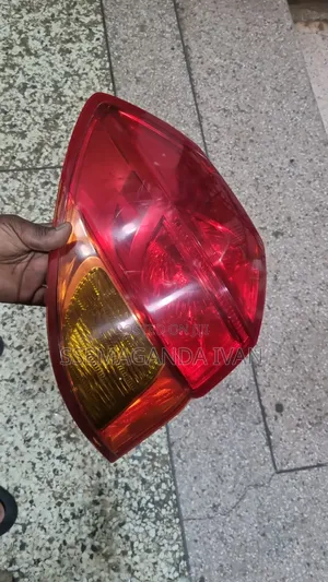 Subaru Outbak 2005 Behind Light