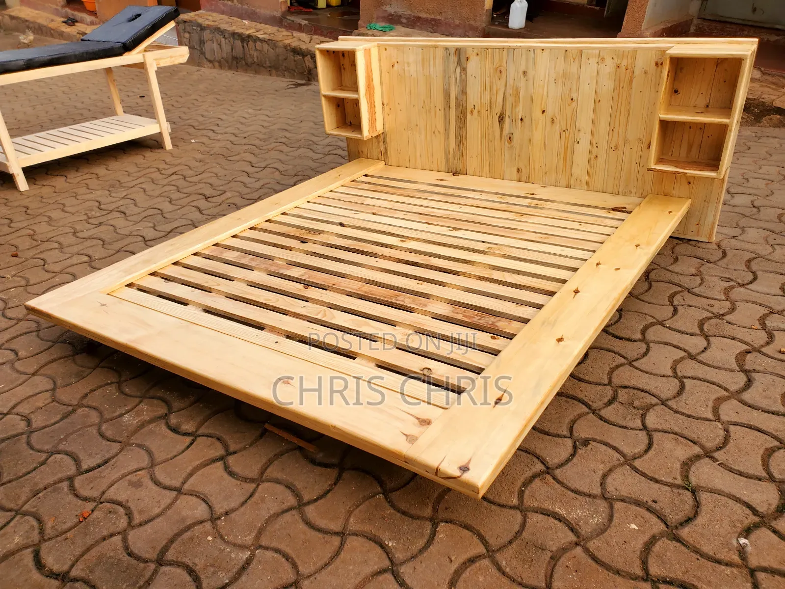 Pallet Floating Bed
