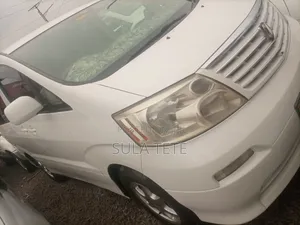 Toyota Alphard 2.4 Petrol AWD 2004 White