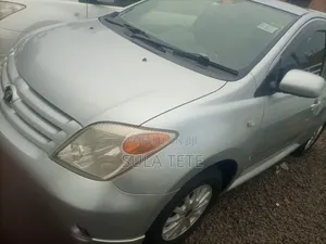 Toyota IST 2004 Silver