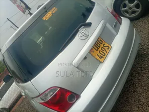 Toyota IST 2004 Silver