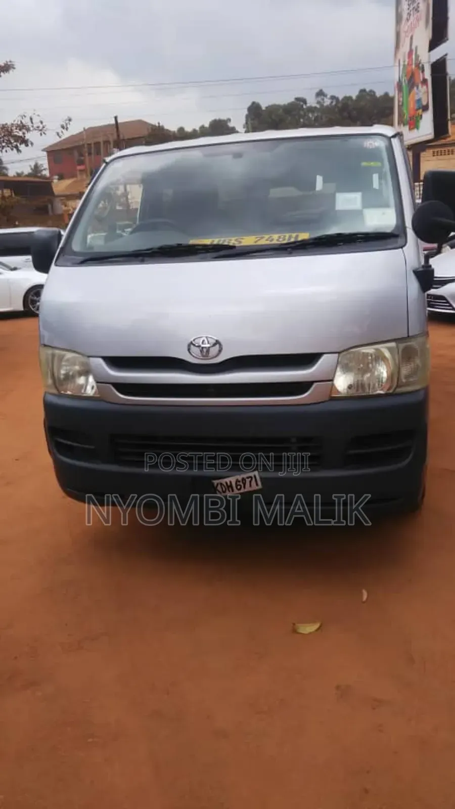 Toyota HiAce 2011 Silver