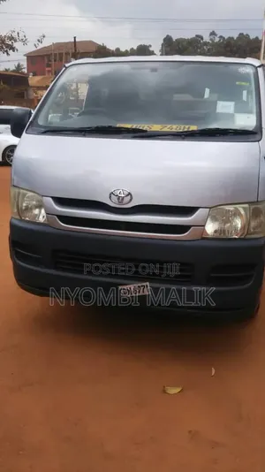 Toyota HiAce 2011 Silver
