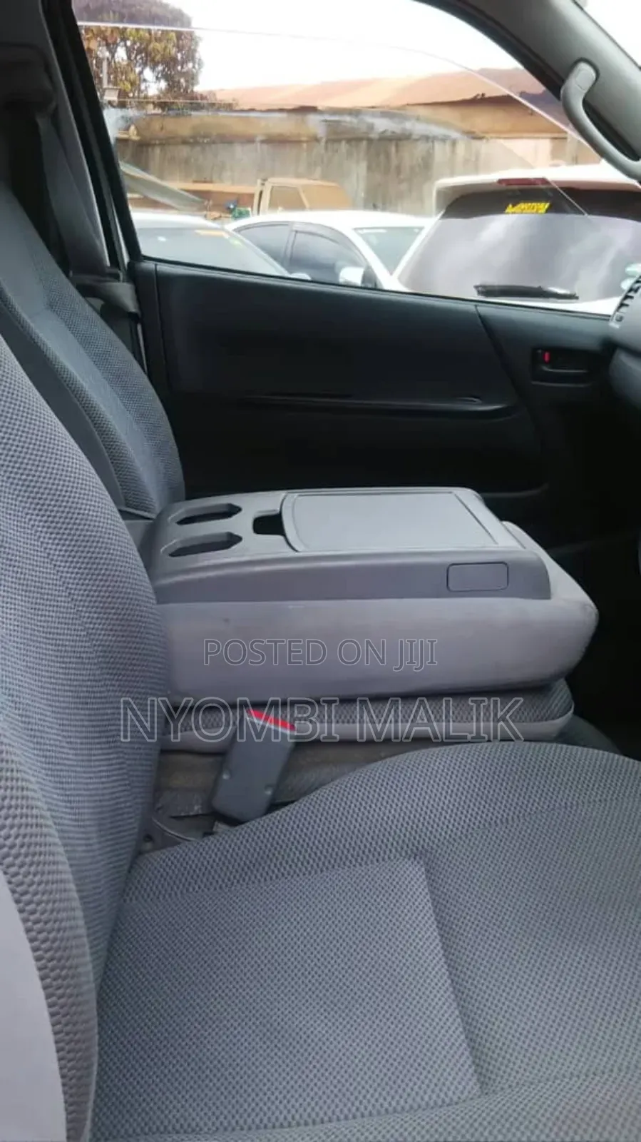 Toyota HiAce 2011 Silver