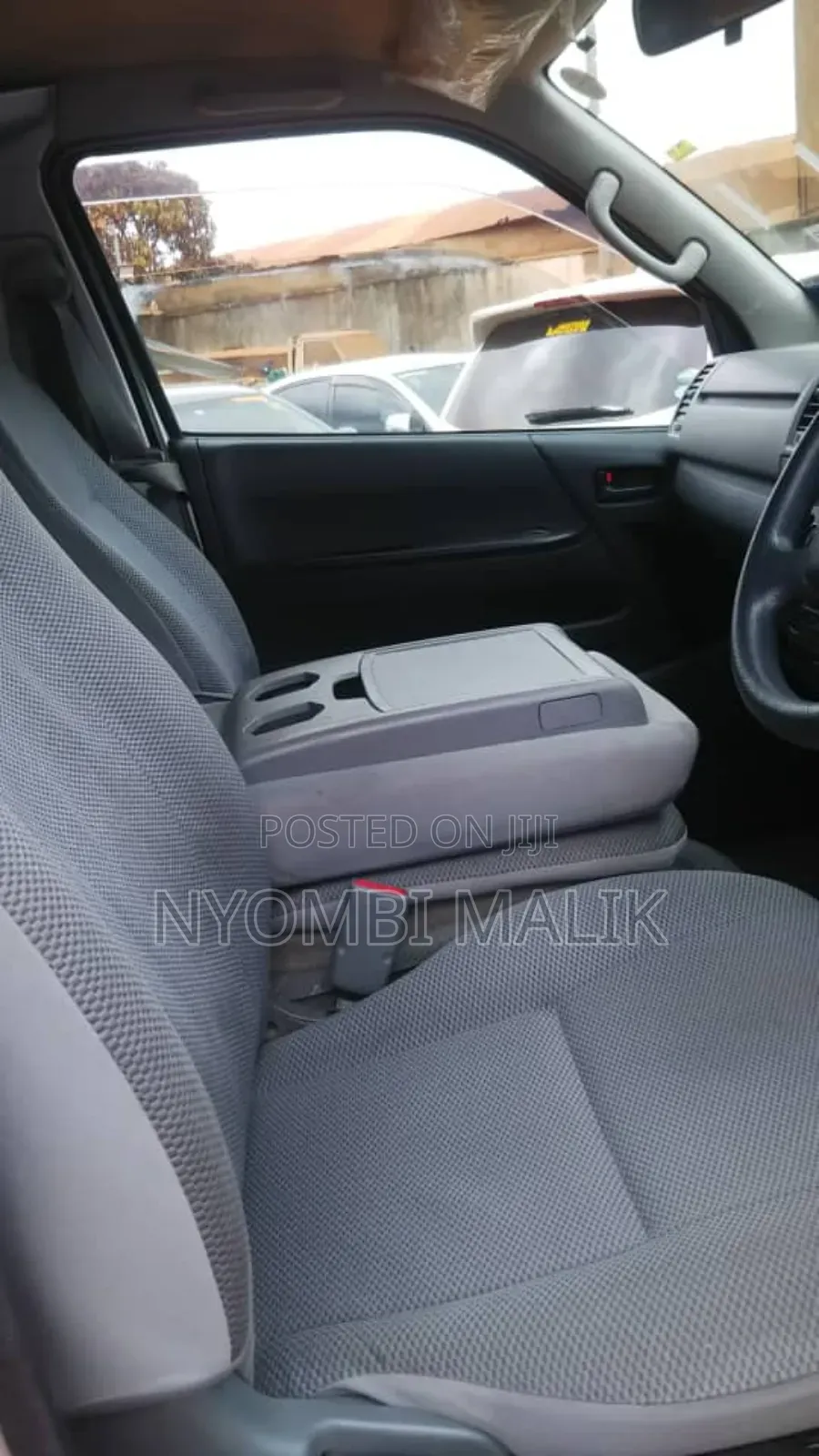 Toyota HiAce 2011 Silver