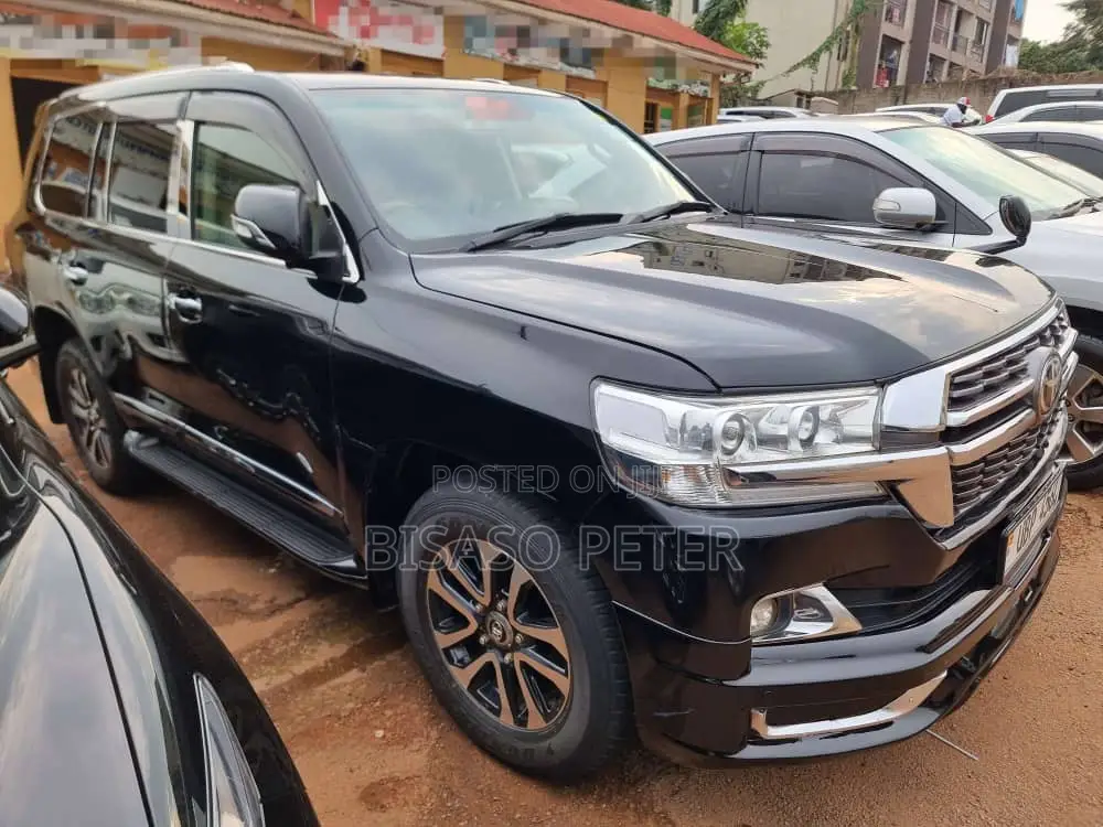 Toyota Land Cruiser 4.6 V8 AX 2015 Black