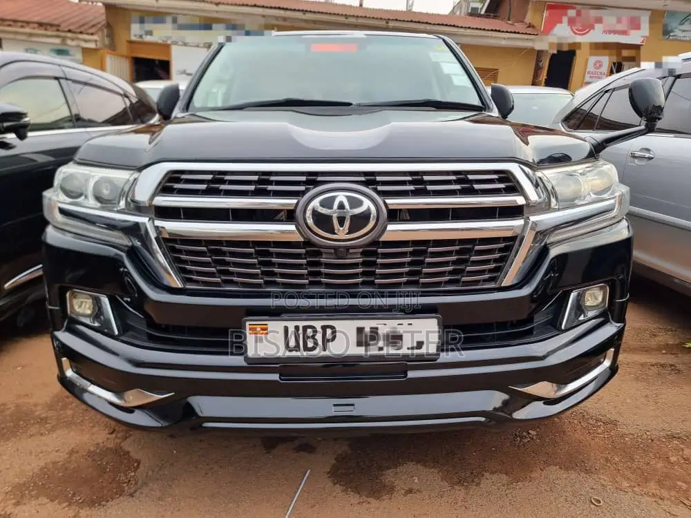 Toyota Land Cruiser 4.6 V8 AX 2015 Black