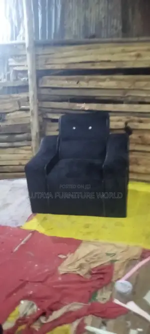 Five Seaters for Sale in Good Materials and Price