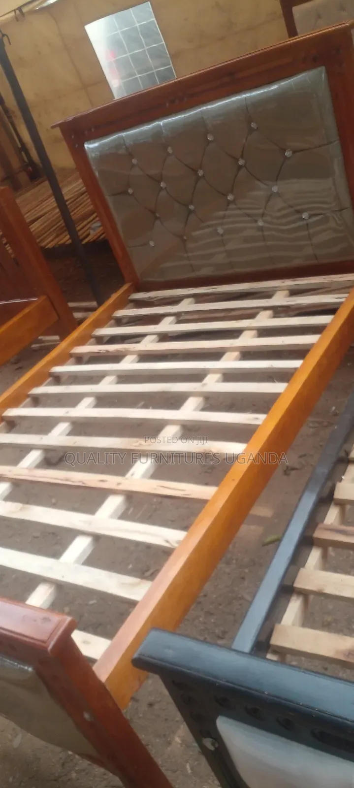 Mixed Mahogany Colour and Brown 4x6 Bed