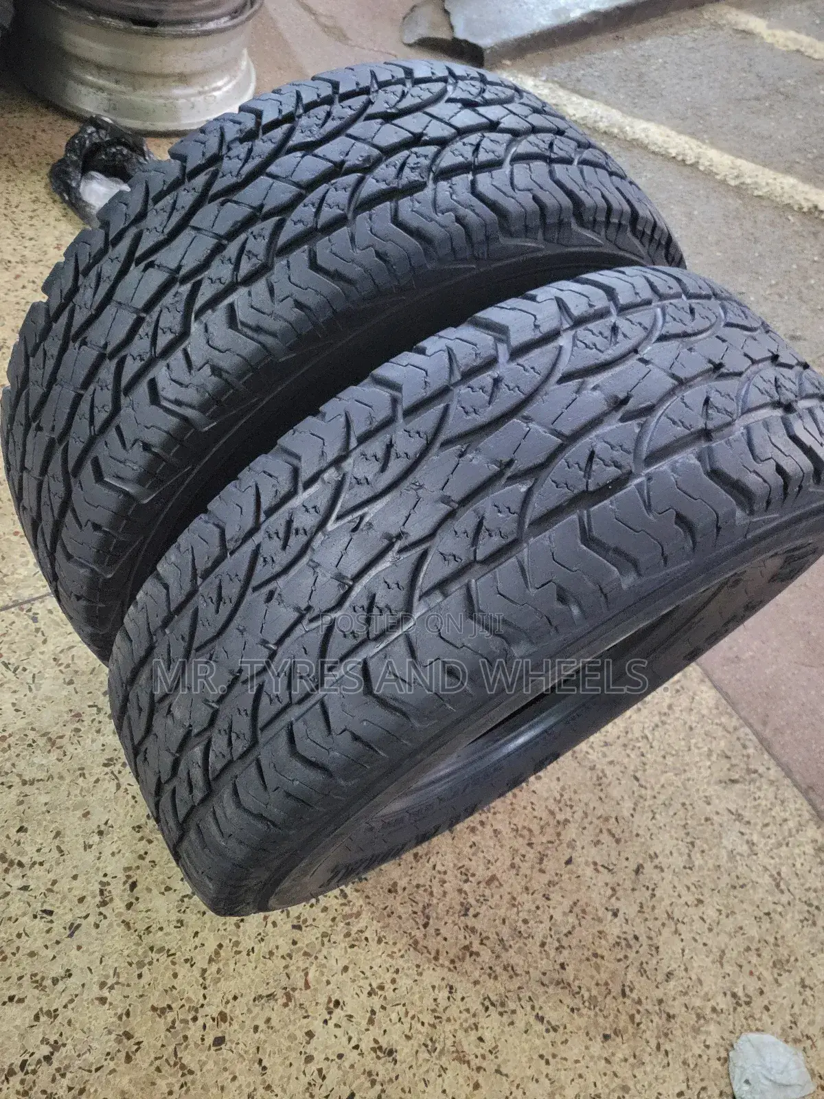 It's 265 70 R15 GT SAVERO RADIAL. Very StrongAnd Original