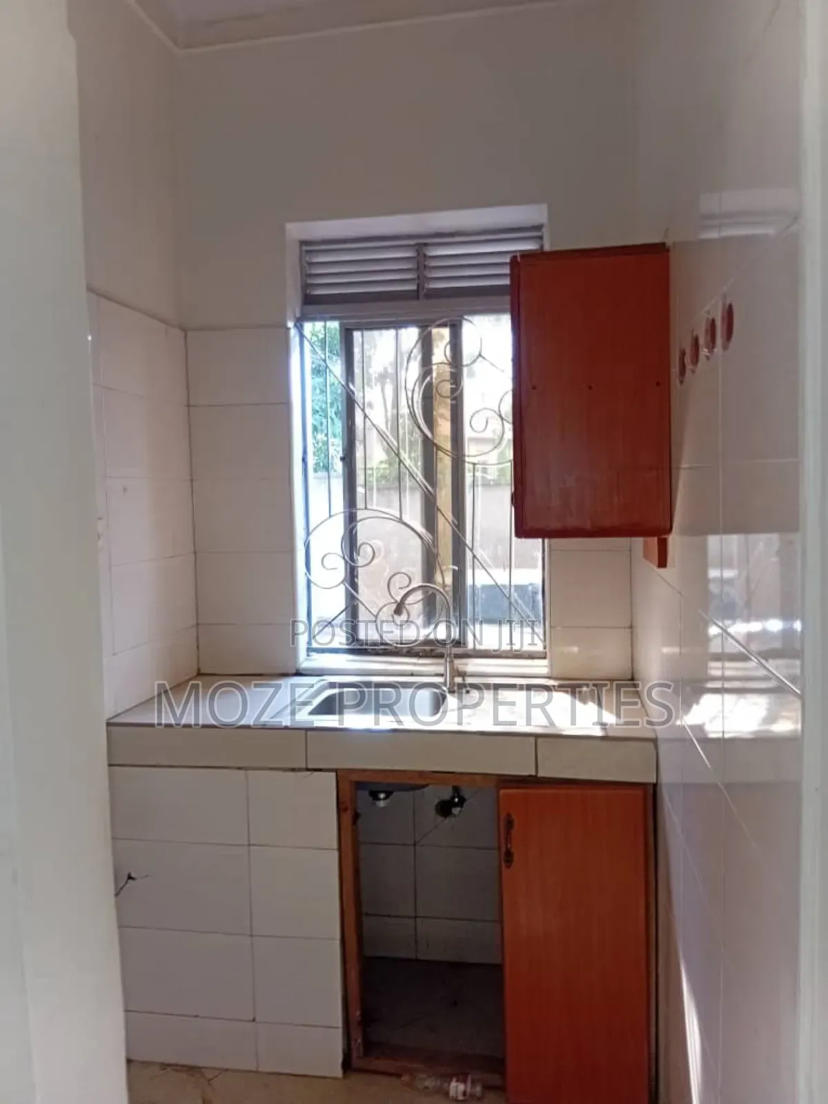 1bdrm Bungalow in Mutungo, Central Division for rent