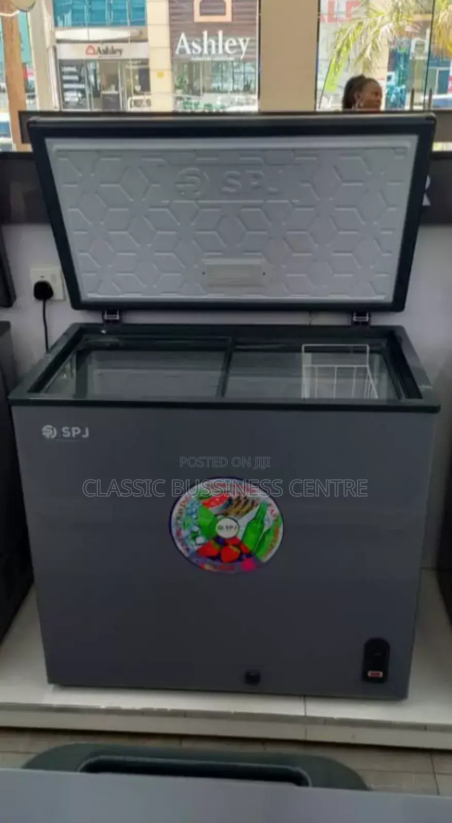 SPJ 260 Litres Chest Freezer
