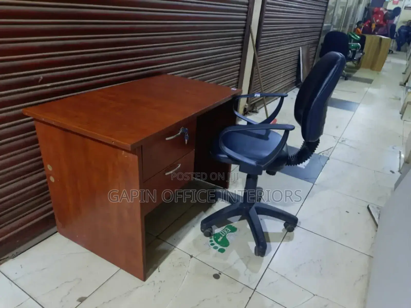 Secomd Hand 100cm// 1metre Office Desk With a Chair