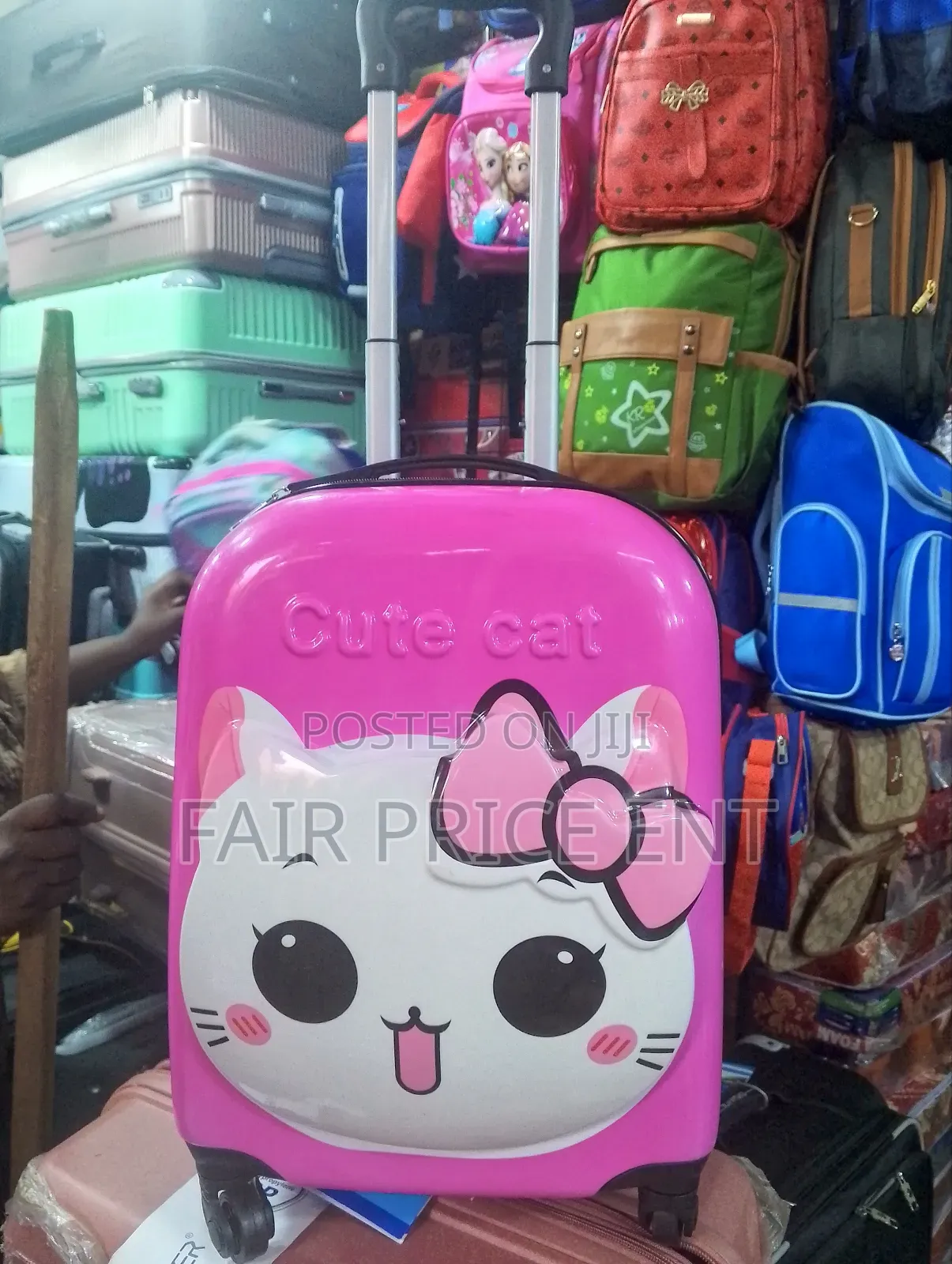 It's Kids Girl Trolleys Suitcase. Medium.( Pink)