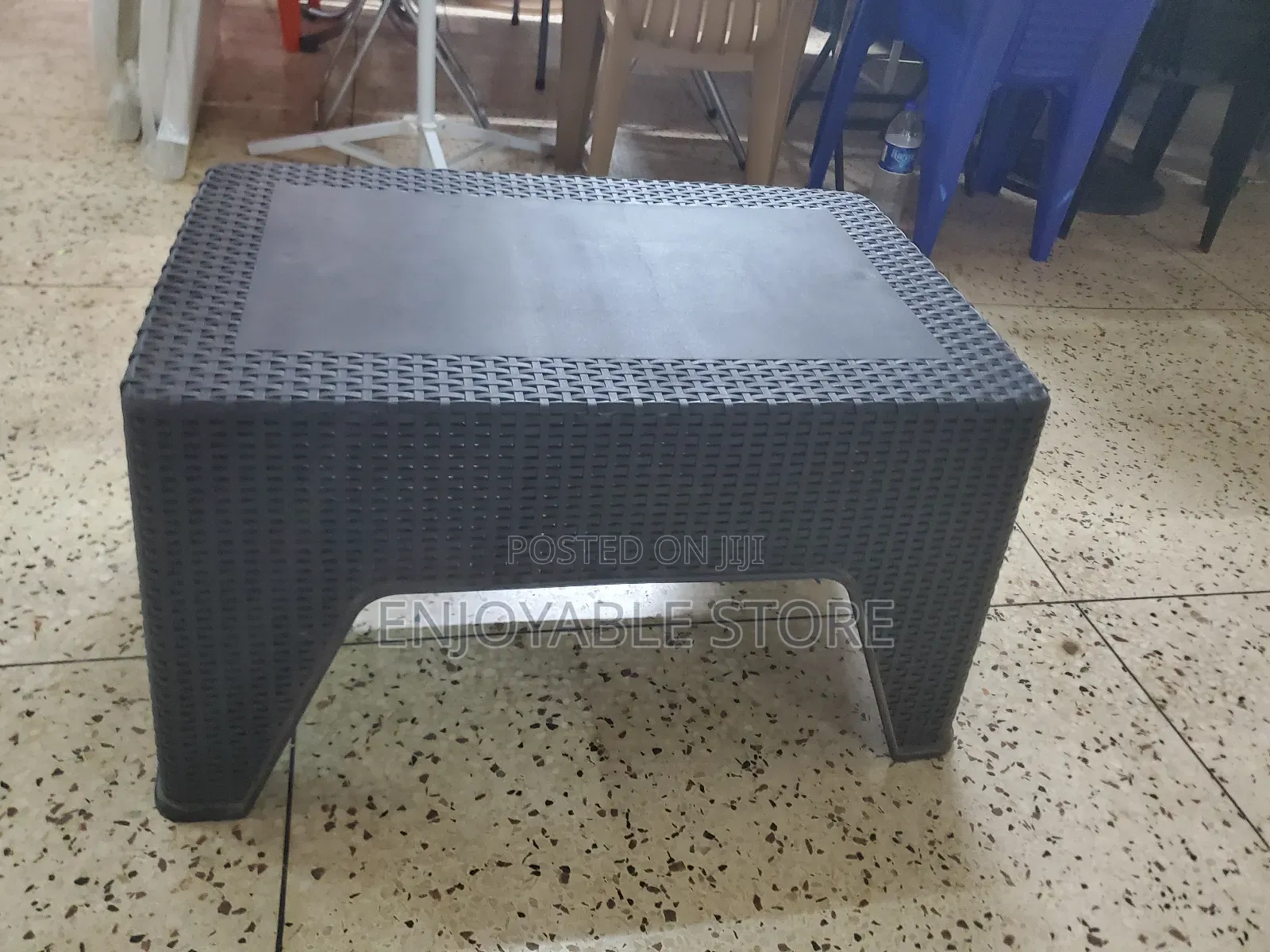 Ratten Plastic Table(Rectangular)