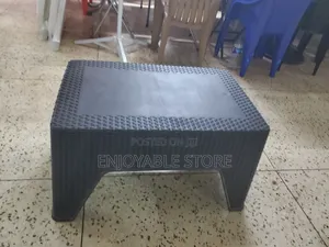 Ratten Plastic Table(Rectangular)