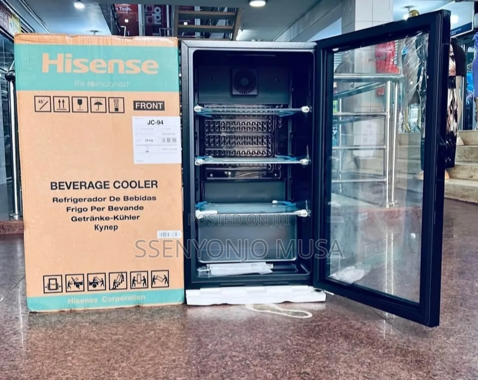 Hisense Mini Display Chiller/Cooler Fridge 91l With Glass Door