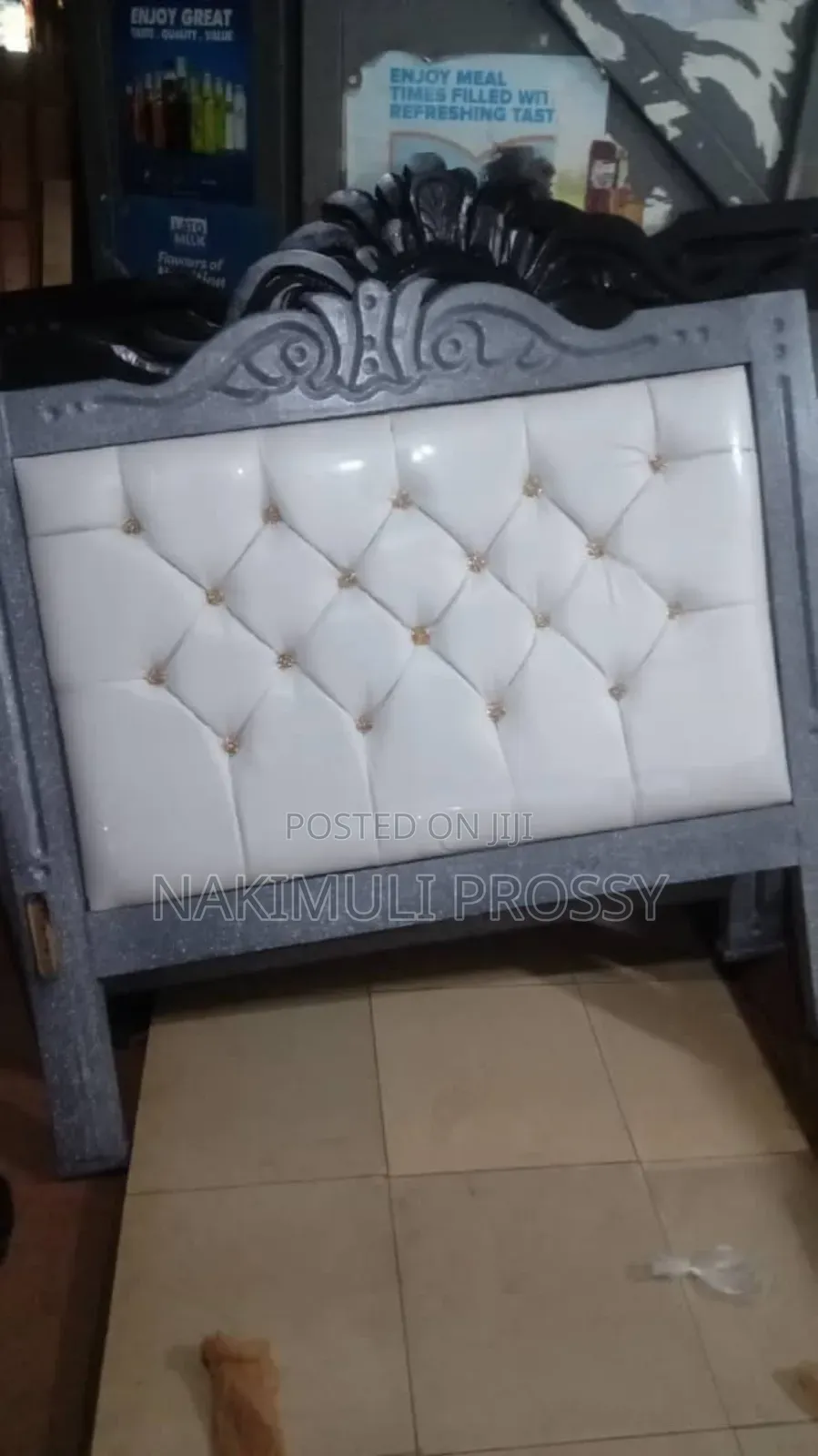 4x6 Gray Frame White Leather Bed