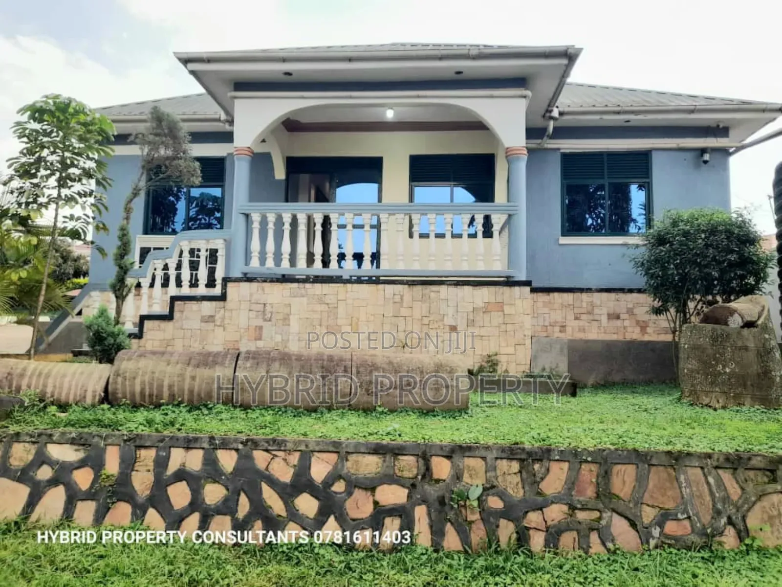4bdrm House in Nansana Along Hoima for sale