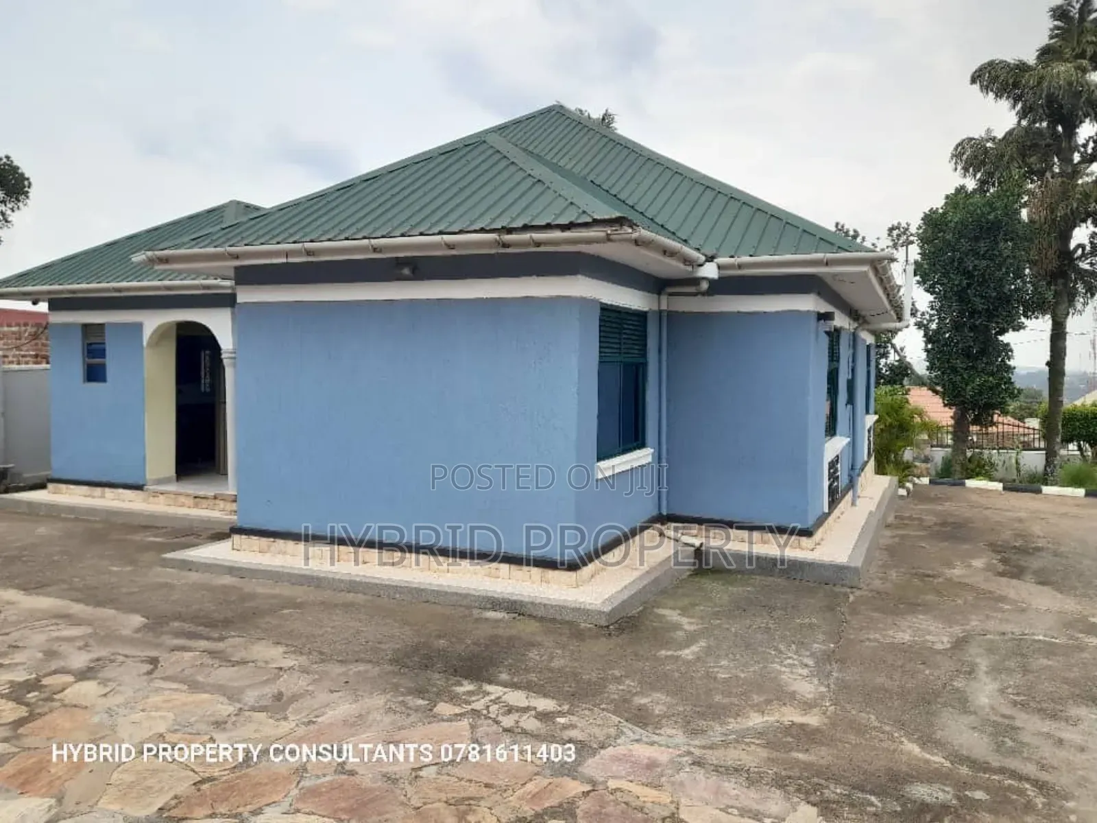 4bdrm House in Nansana Along Hoima for sale