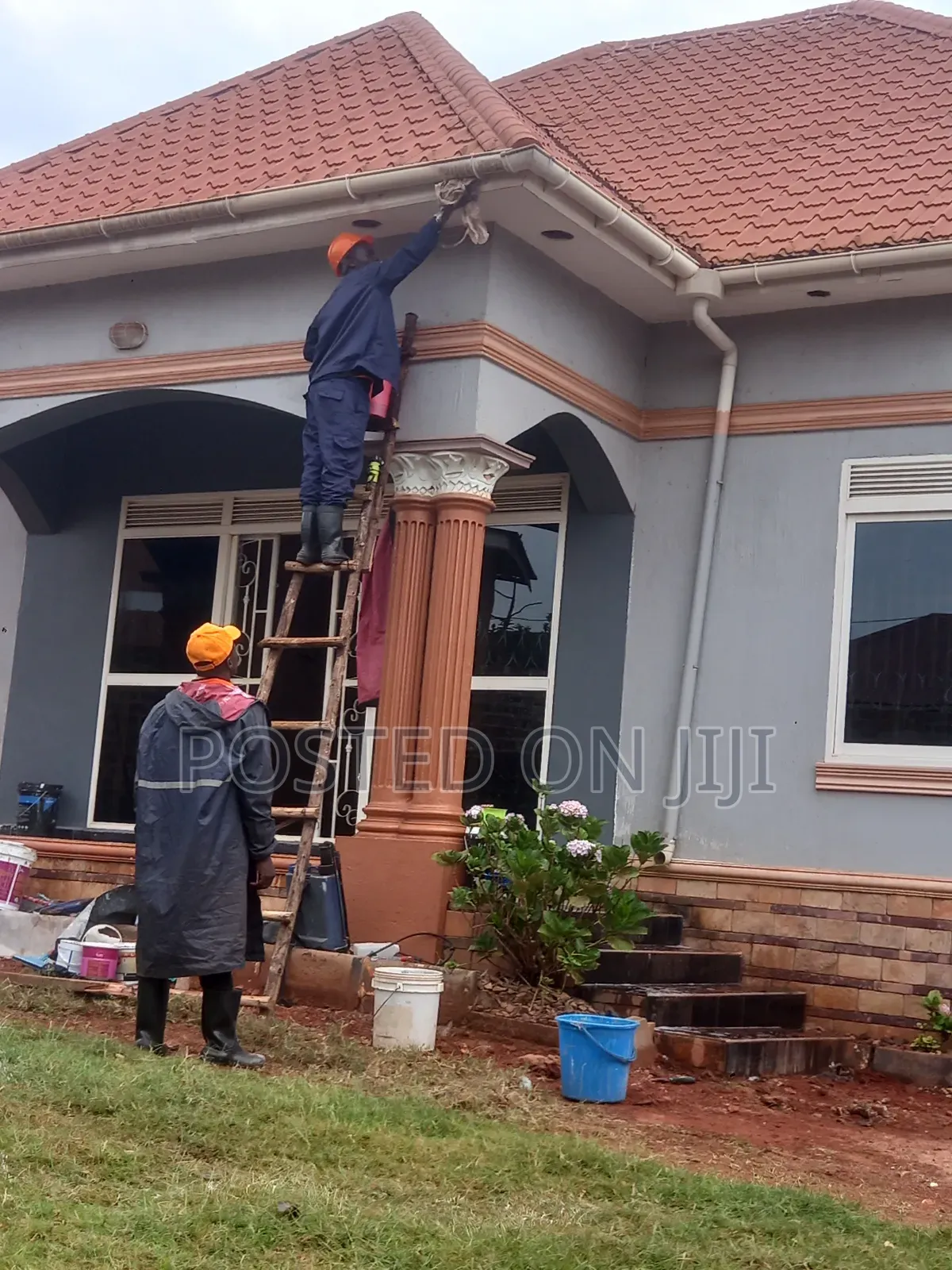 Water Gutter Cleaning Services