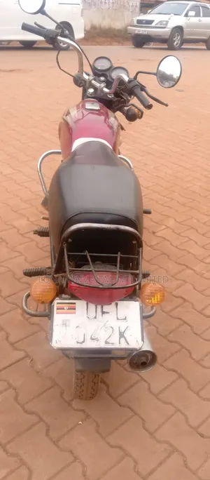 Bajaj Boxer 100 2023 Red