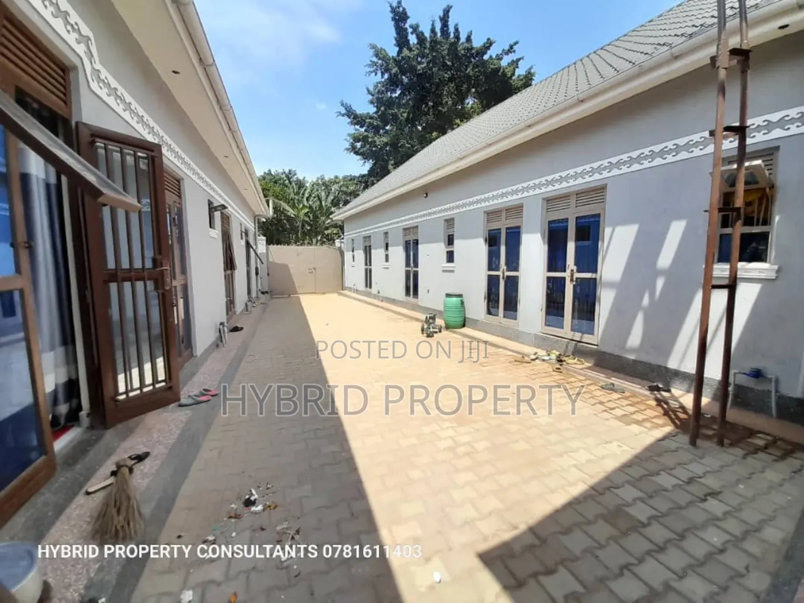 9bdrm Apartment in Kasubi Town Along, Rubaga for sale