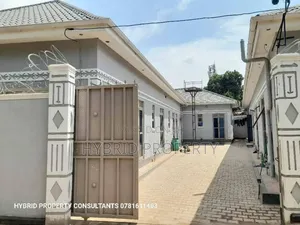 9bdrm Apartment in Kasubi Town Along, Rubaga for sale