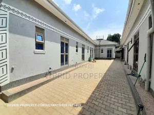 9bdrm Apartment in Kasubi Town Along, Rubaga for sale