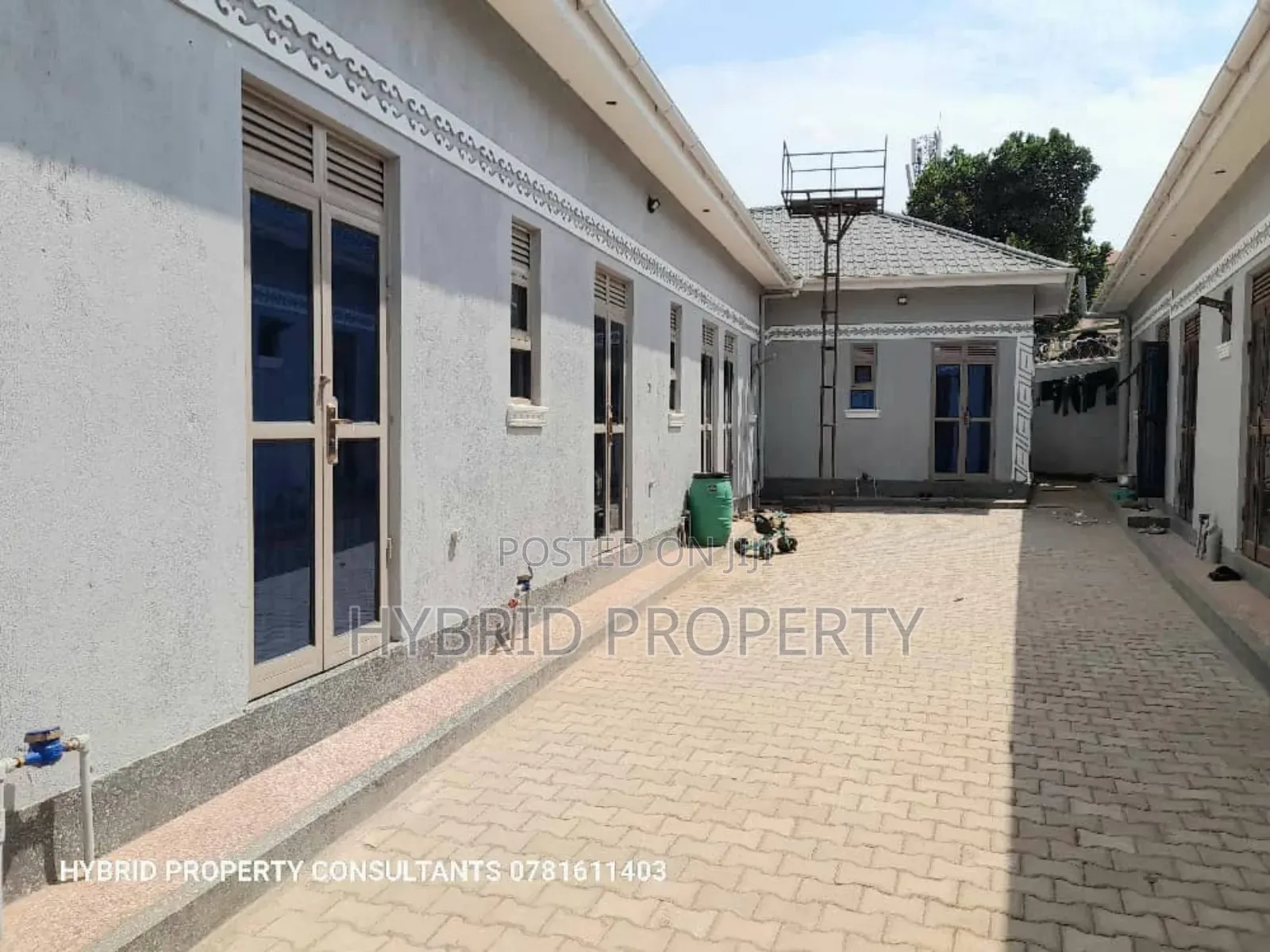 9bdrm Apartment in Kasubi Town Along, Rubaga for sale
