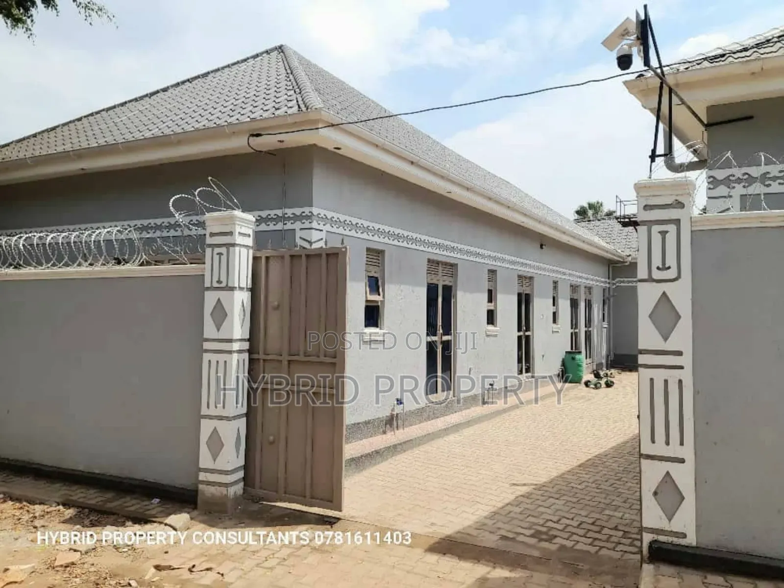 9bdrm Apartment in Kasubi Town Along, Rubaga for sale