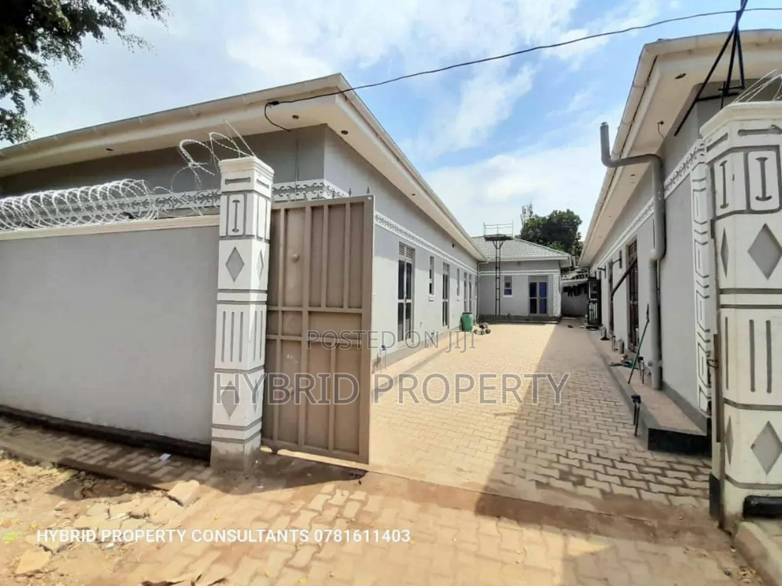 9bdrm Apartment in Kasubi Town Along, Rubaga for sale