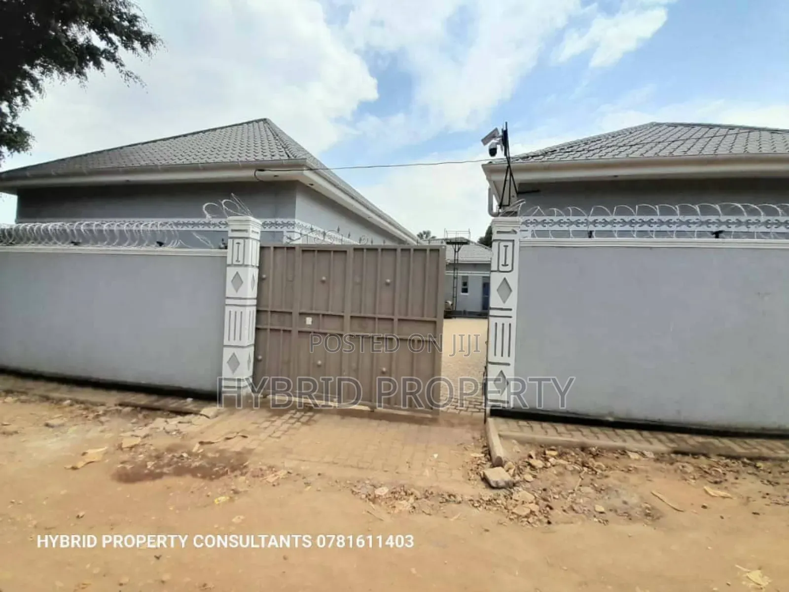 9bdrm Apartment in Kasubi Town Along, Rubaga for sale