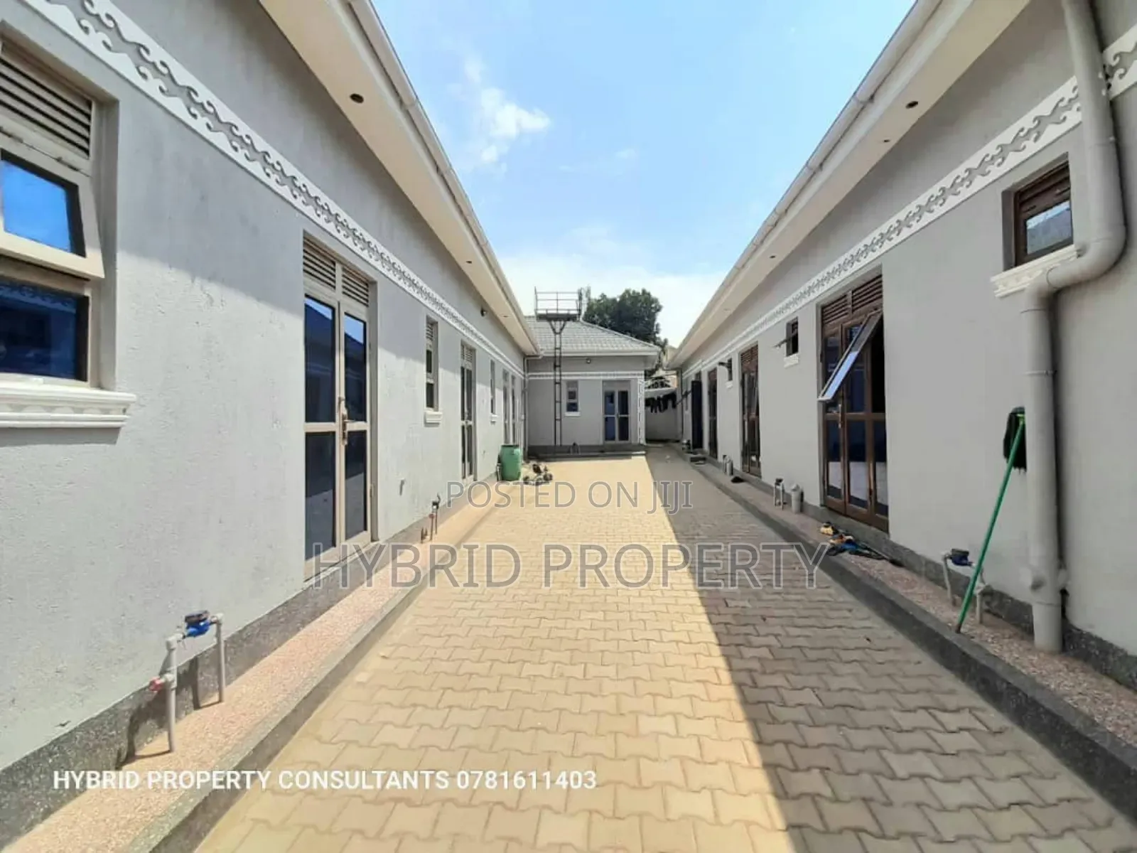 9bdrm Apartment in Kasubi Town Along, Rubaga for sale